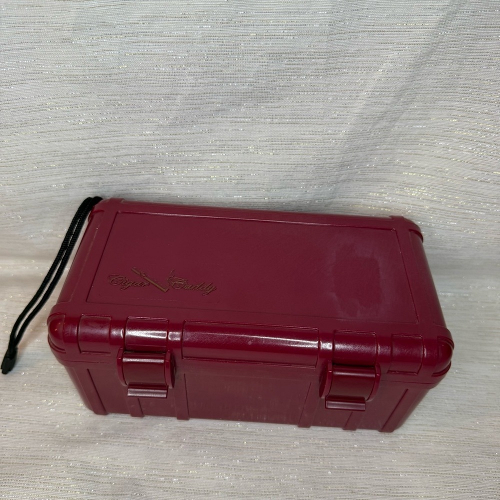 Cigar Large Travel Humidor - Red